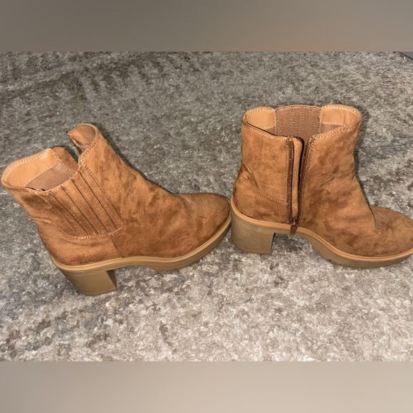 Women’s Katrina Platform Boots - Picture 5 of 8